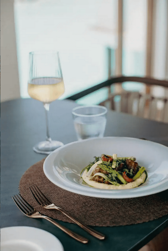 Thaana · Mediterranean · lunch and dinner